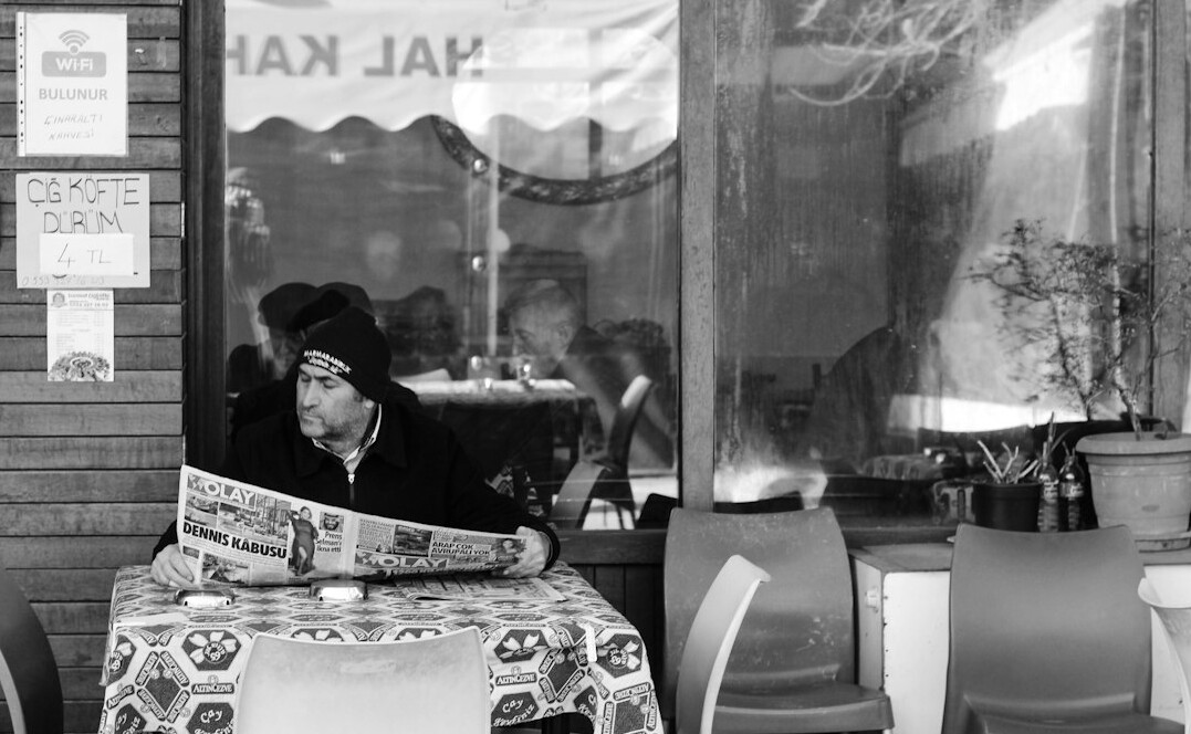 Portrait of a Turkish woman in her 30s, broadcast coordinator